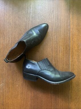 🌻Frye Billy Black Leather Western Low Heel Ankle Booties Women’s Size 8